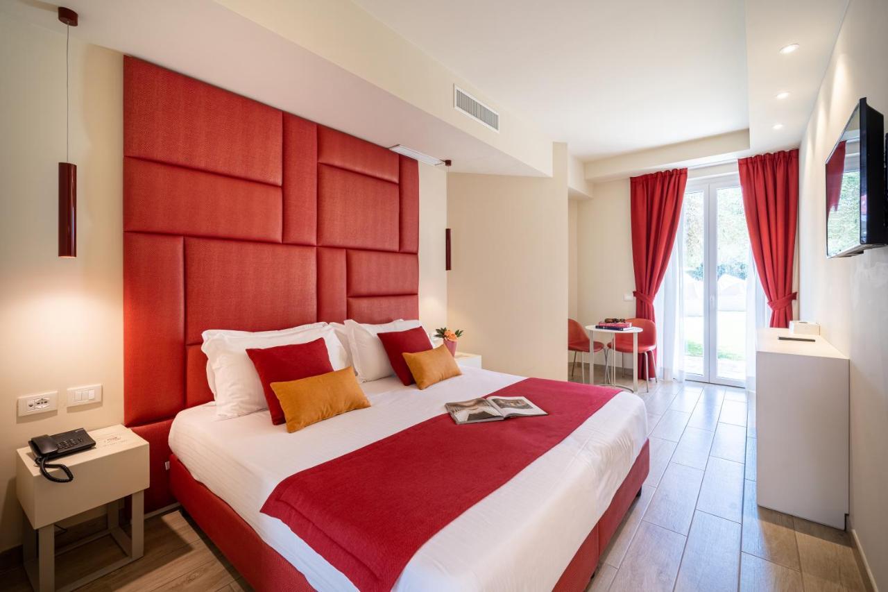 פאדנג'ה סול גארדה Hotel Villa Garuti מראה חיצוני תמונה